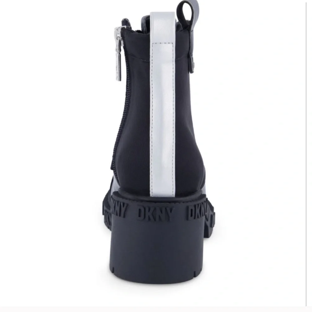 New in Box DKNY Girls Hayley Heeled Combat Boots Fall Winter Black with Silver‎